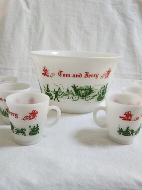 Vintage Tom and Jerry Christmas Punch Eggnog Bowl Set